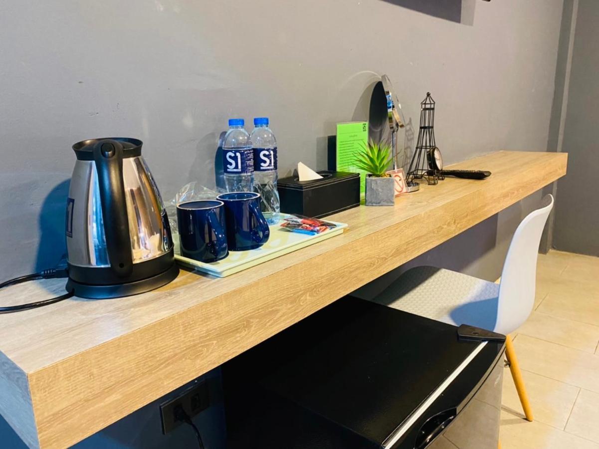 S1 City Hotel Buriram Esterno foto