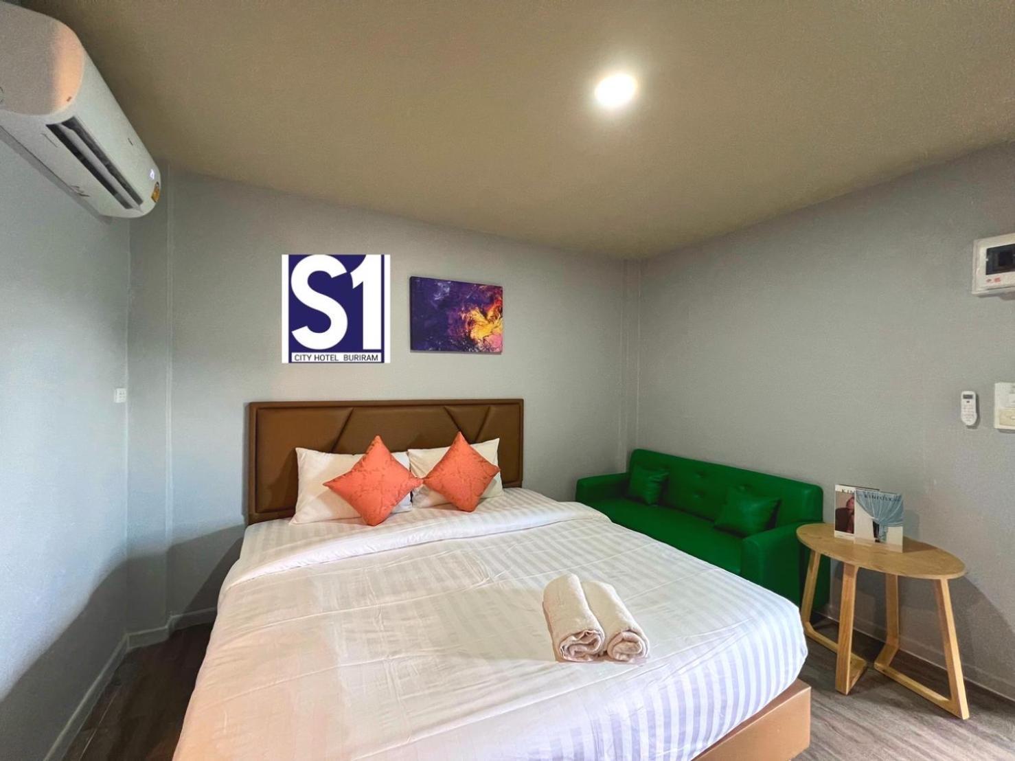 S1 City Hotel Buriram Esterno foto
