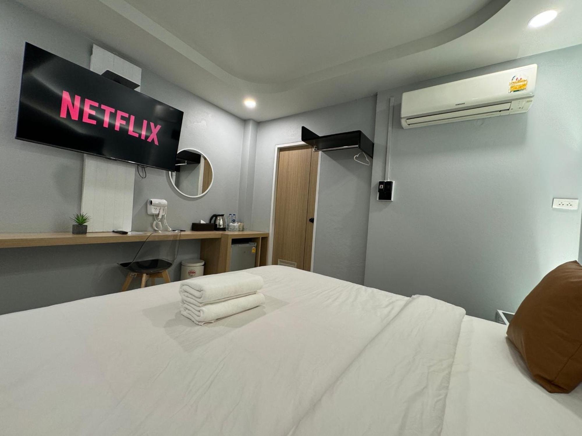 S1 City Hotel Buriram Esterno foto