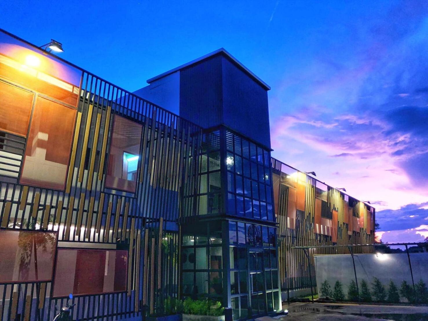 S1 City Hotel Buriram Esterno foto