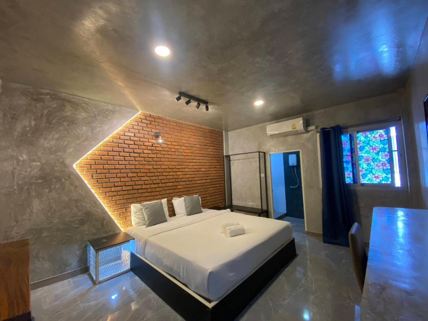 S1 City Hotel Buriram Esterno foto