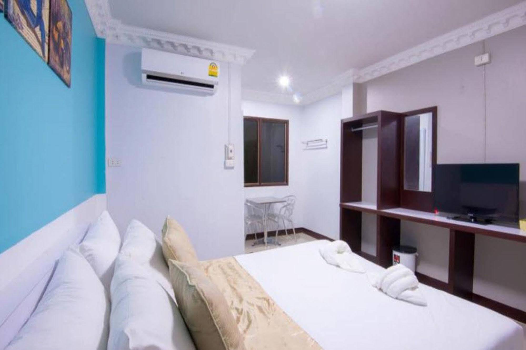 S1 City Hotel Buriram Esterno foto